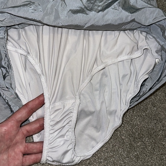 Free People “the way home” Active shorts size medium 👟 - Picture 5 of 6